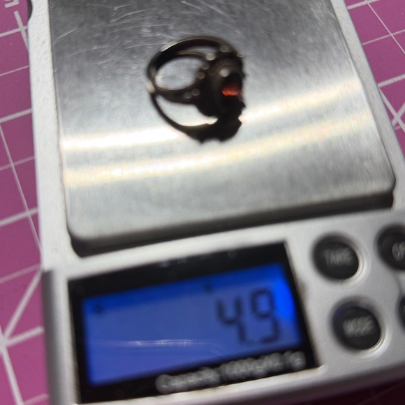 Vintage Sterling silver Garnet Ring Size 4.5. (3) - Picture 6 of 8